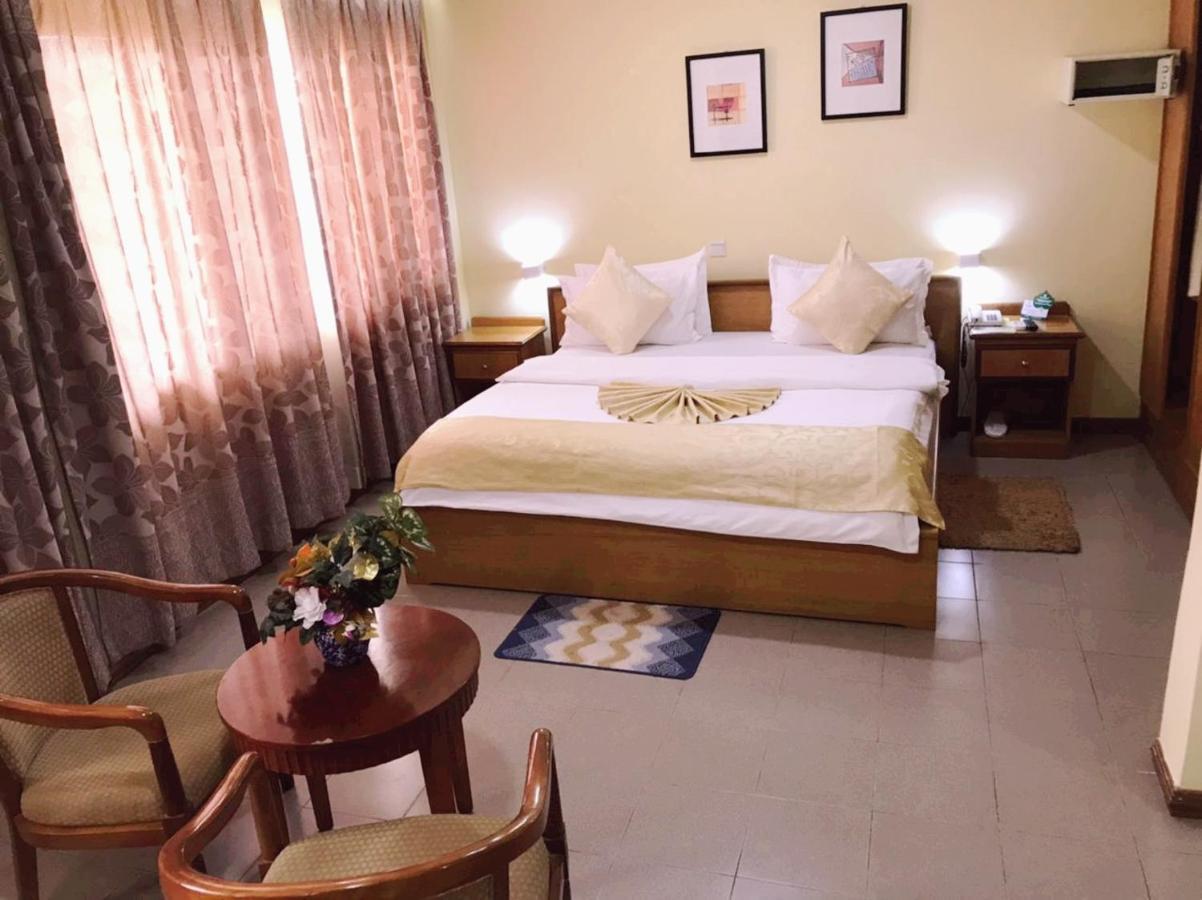 Hotel Marjorie 'Y' Тема Екстериор снимка